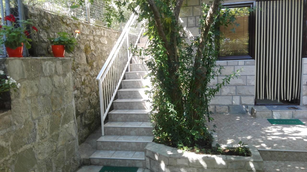Apartments Penovic Котор Екстериор снимка
