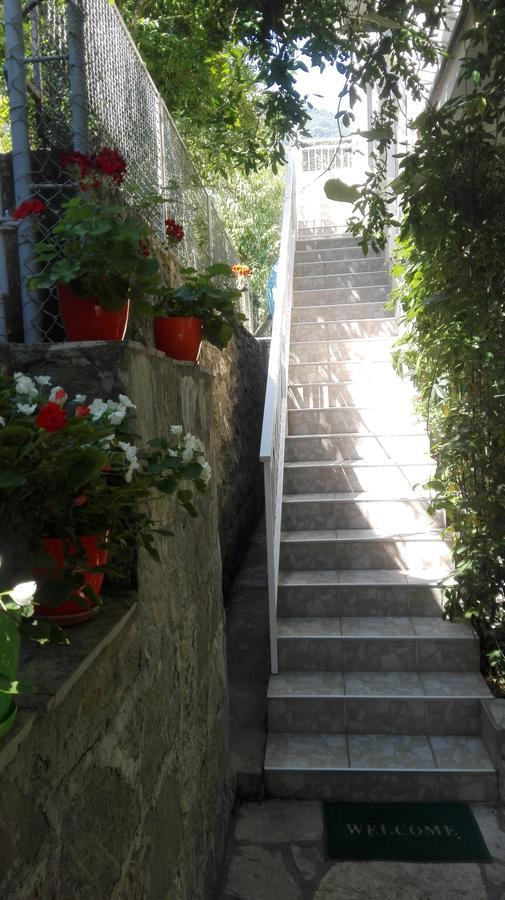 Apartments Penovic Котор Екстериор снимка